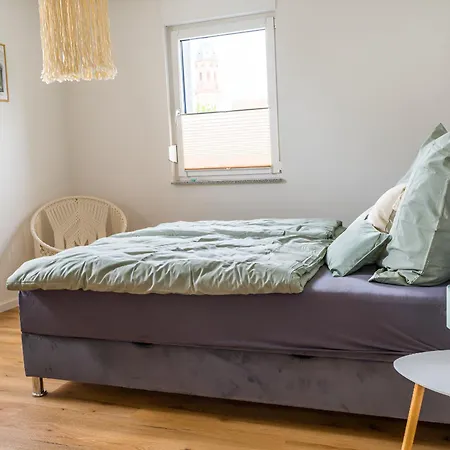 Wunderschoene Moeblierte Neuwertig * 弗里森海姆