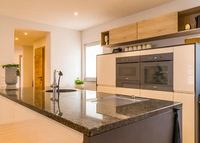 Wunderschoene Moeblierte Neuwertig * فريزينهايم