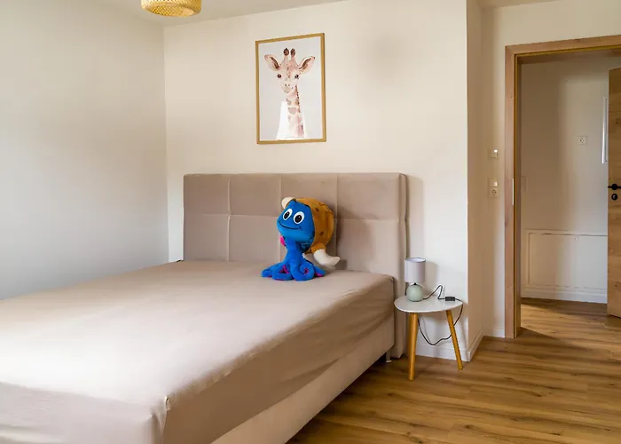 Wunderschoene Moeblierte Neuwertig فريزينهايم