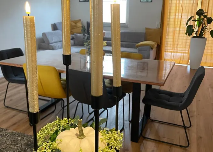 شقة Wunderschoene Moeblierte Neuwertig